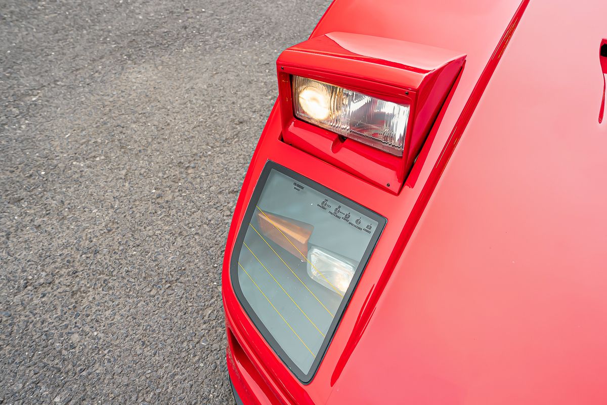 FERRARI F40