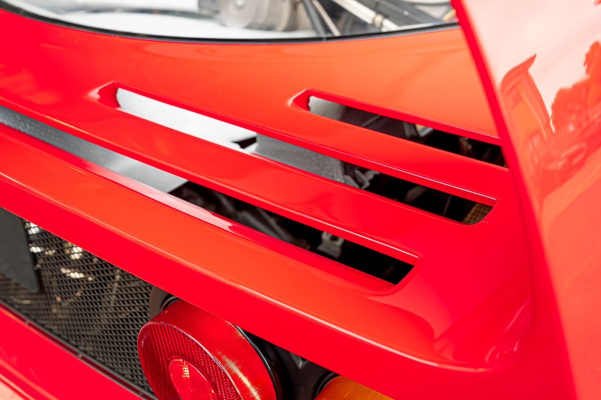 FERRARI F40