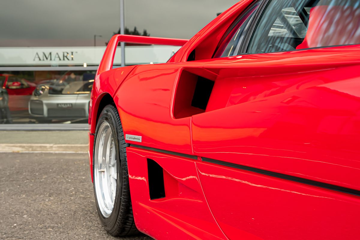 FERRARI F40