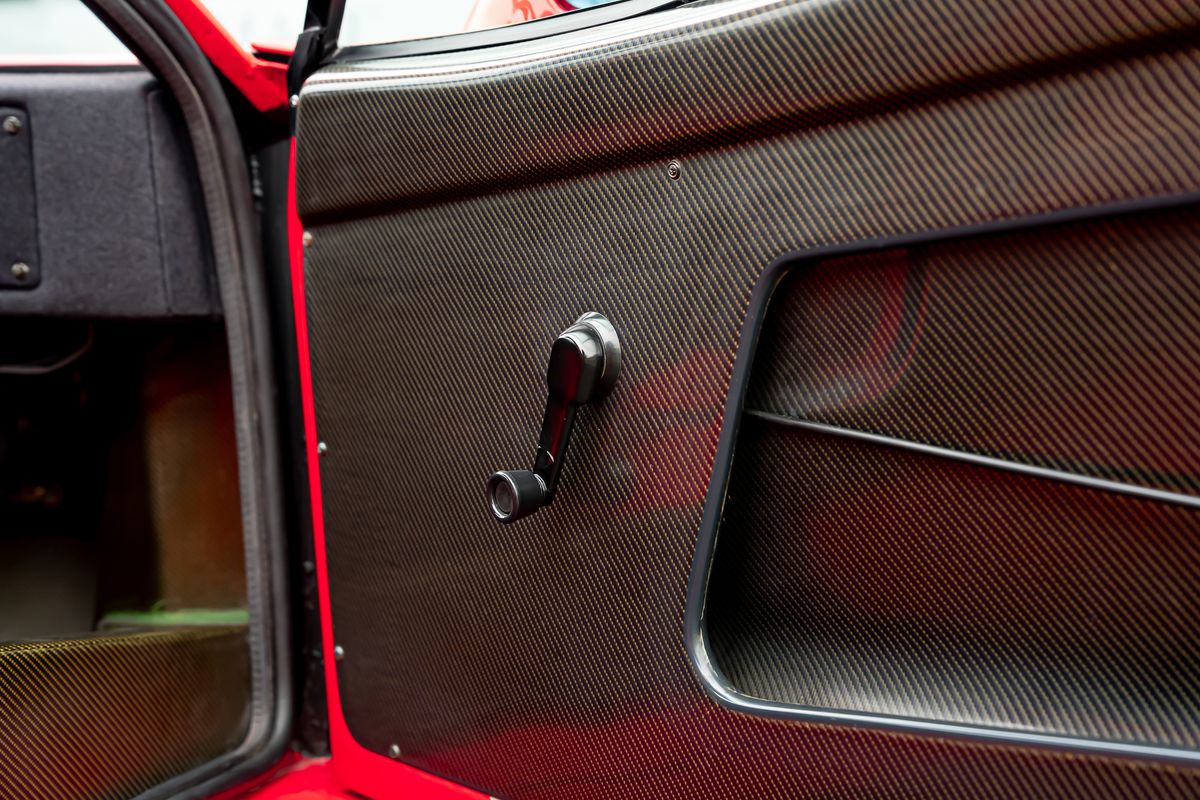 FERRARI F40