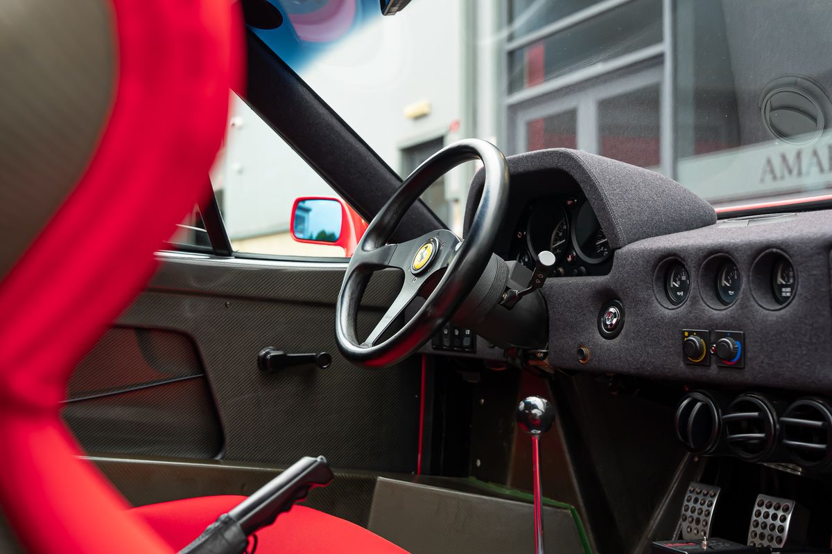 FERRARI F40