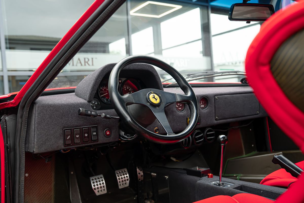 FERRARI F40