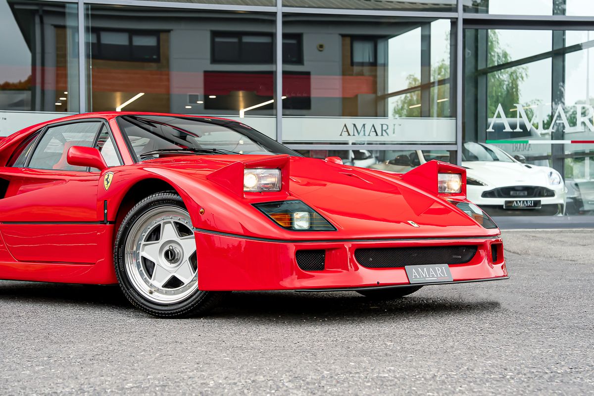 FERRARI F40