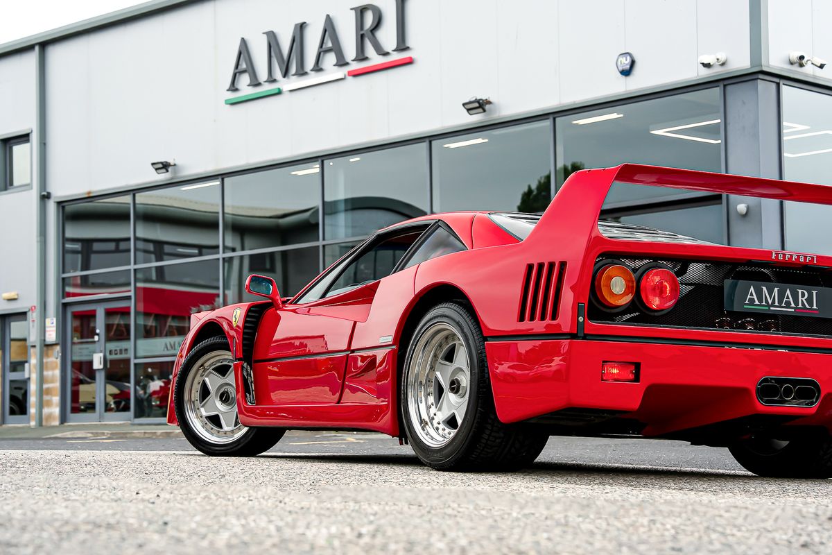 FERRARI F40