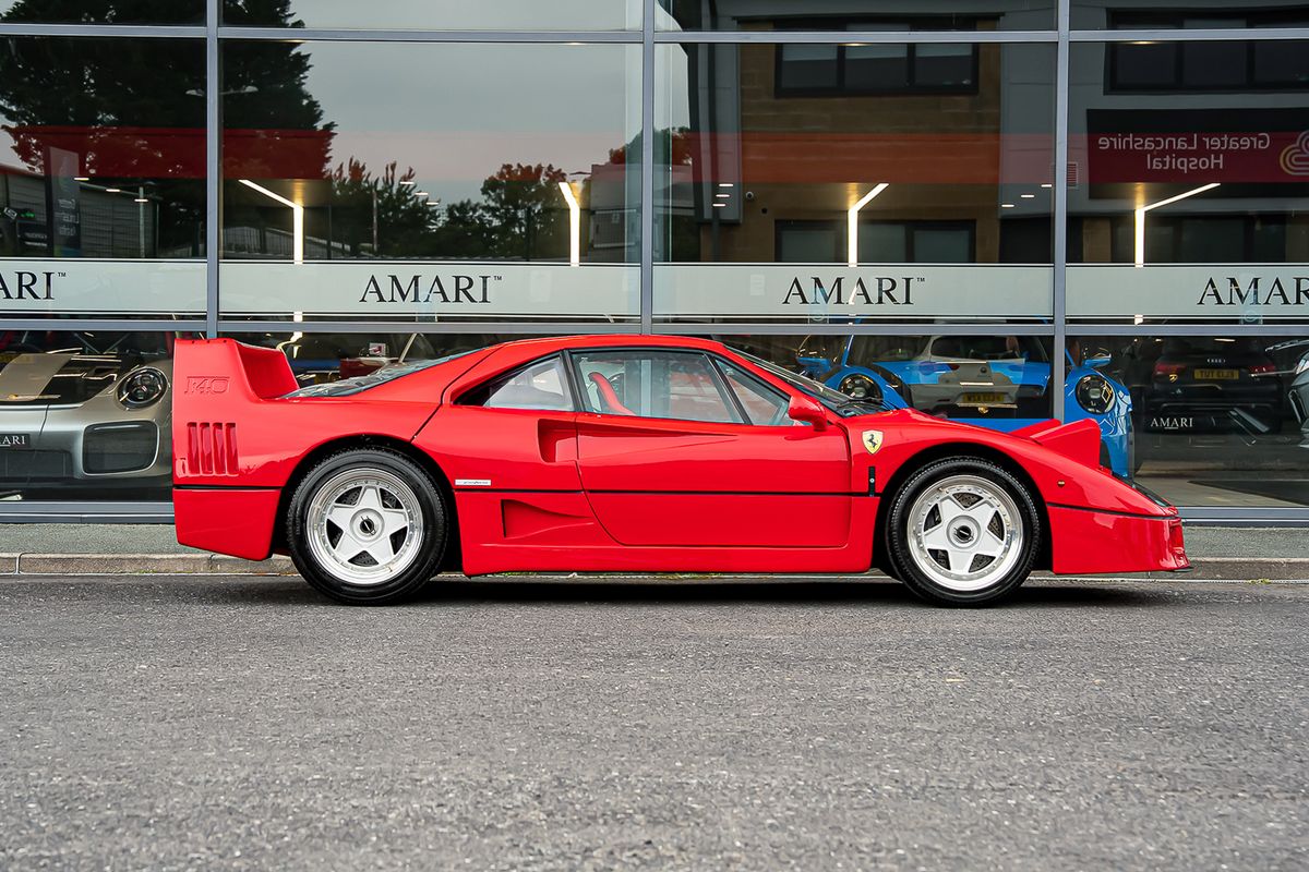 FERRARI F40
