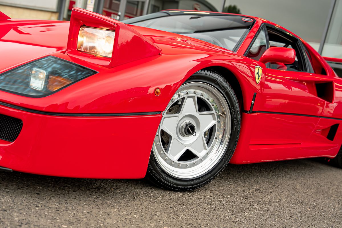 FERRARI F40