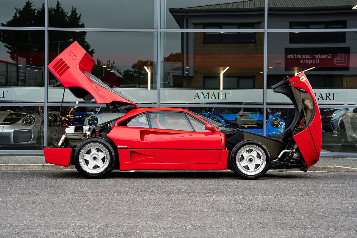 FERRARI F40