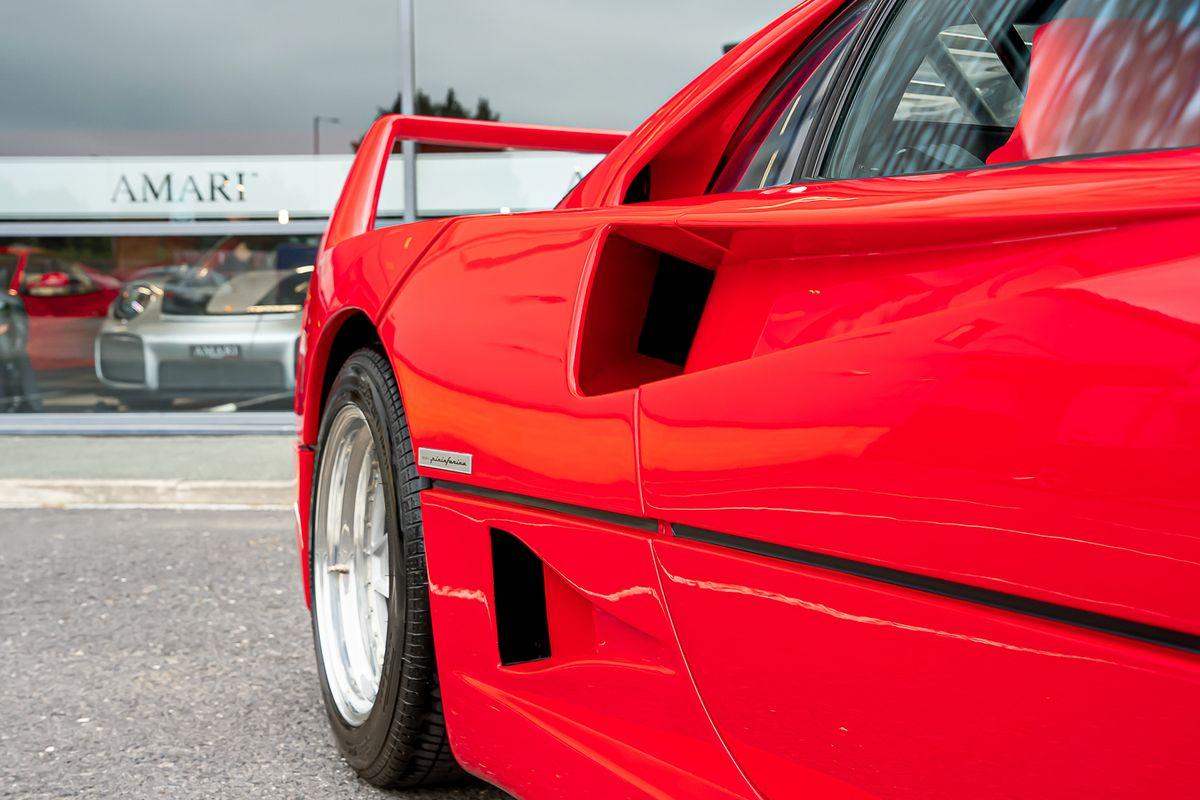 FERRARI F40