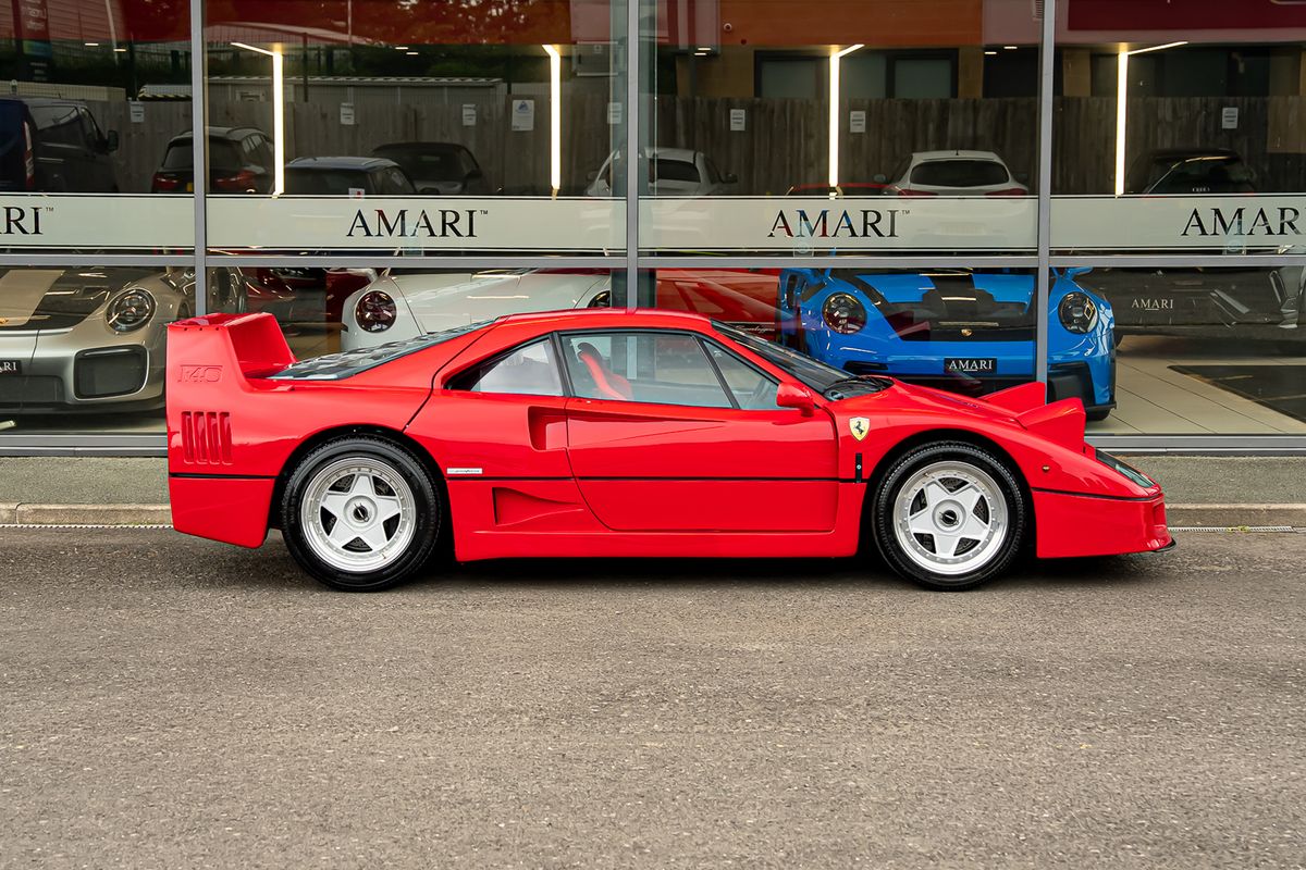 FERRARI F40