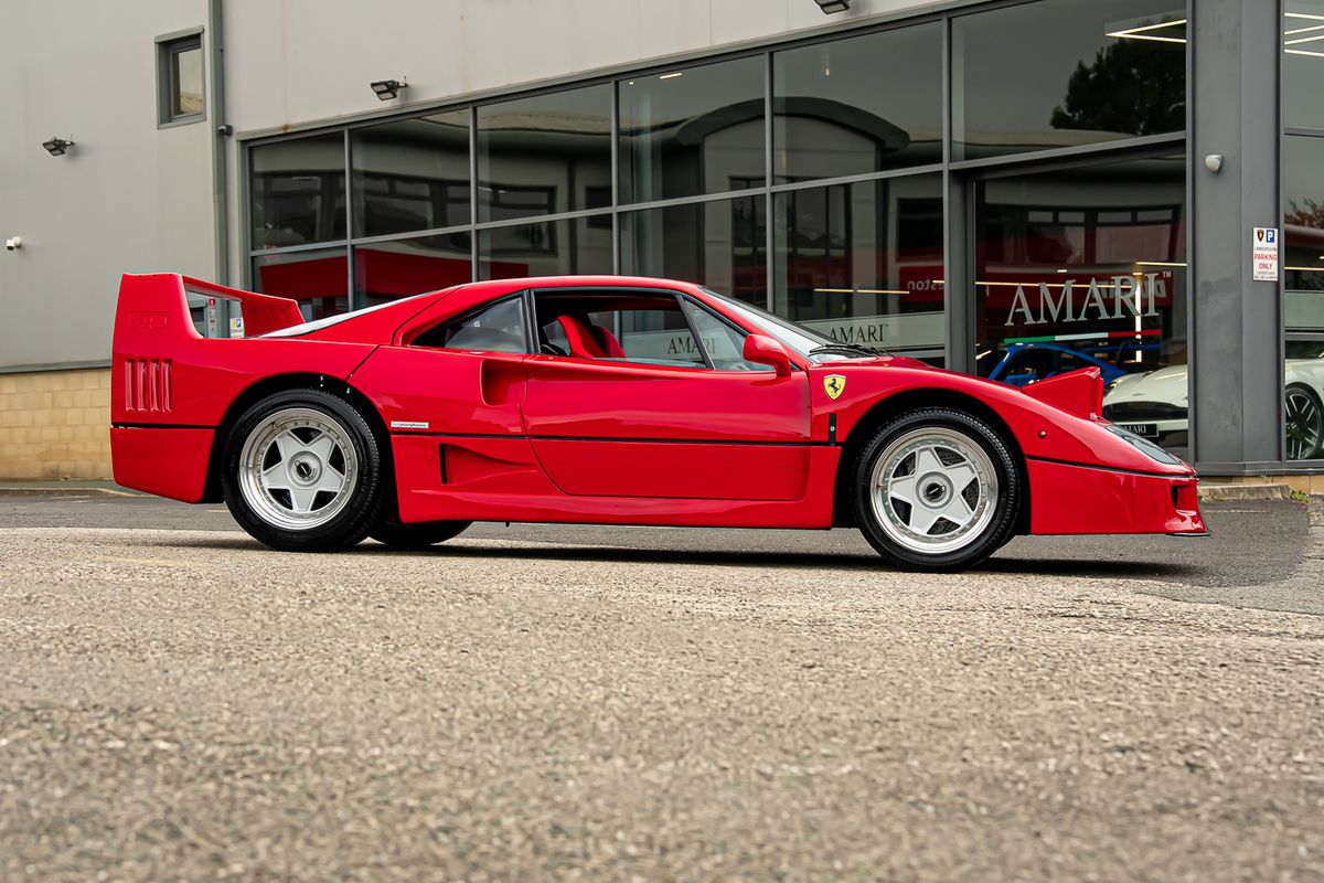 FERRARI F40