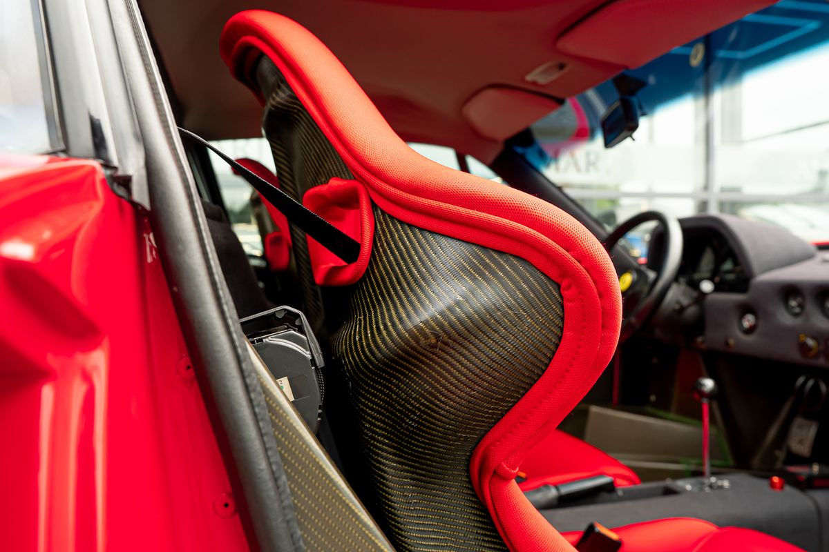 FERRARI F40