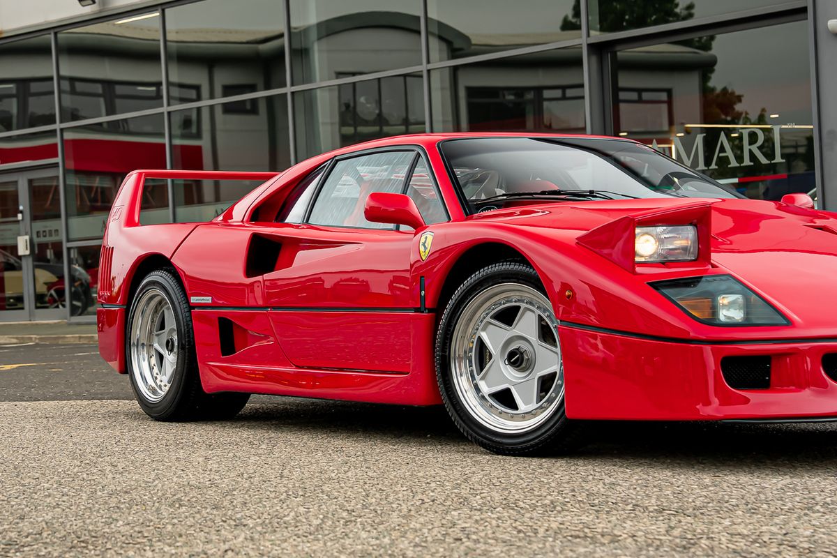 FERRARI F40