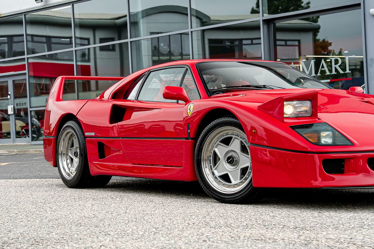FERRARI F40