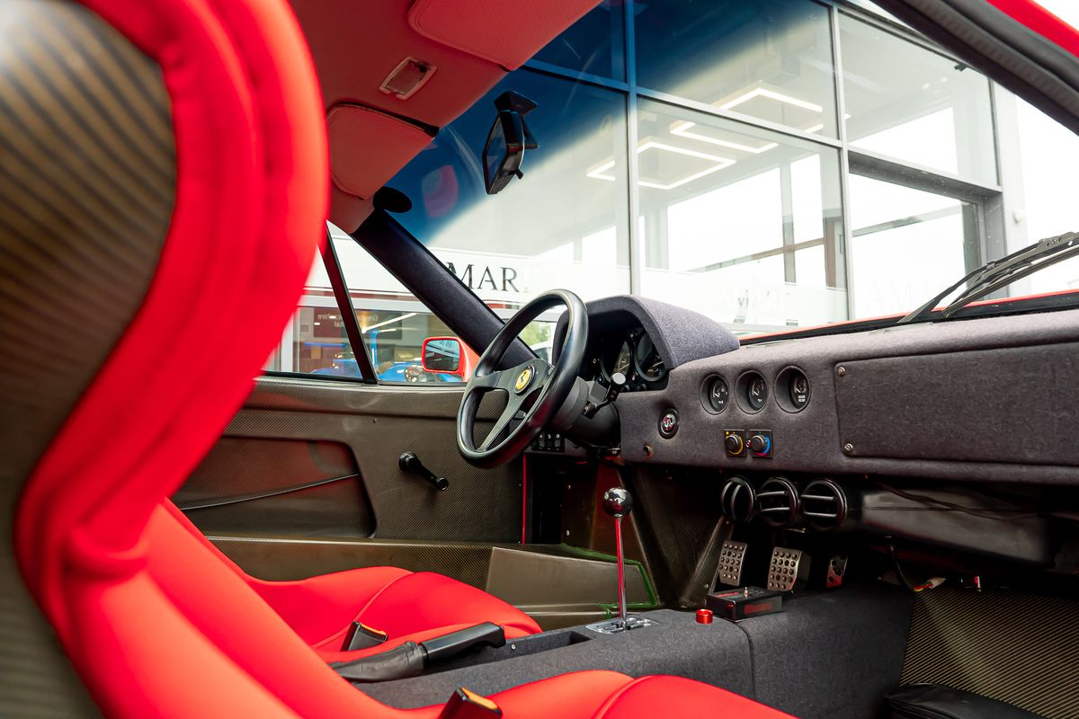 FERRARI F40