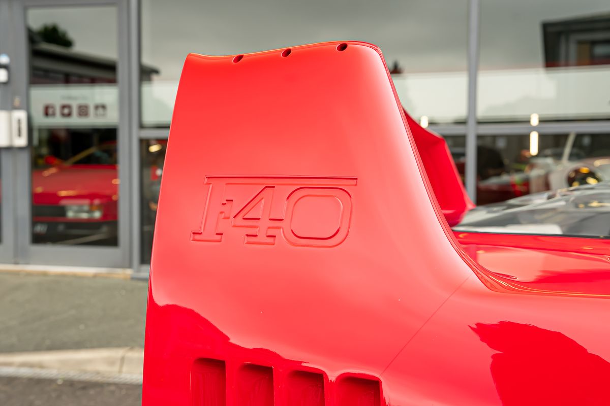 FERRARI F40