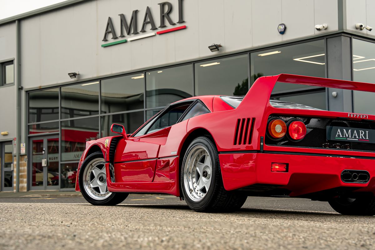 FERRARI F40