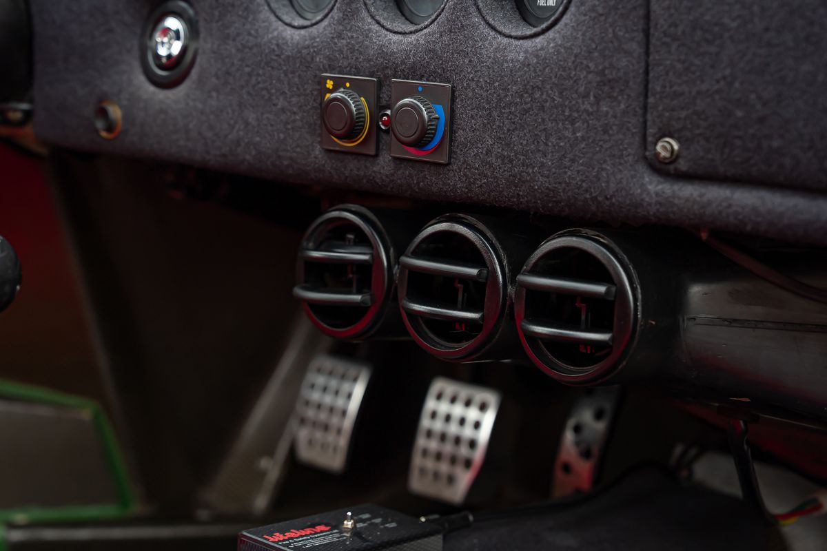 FERRARI F40