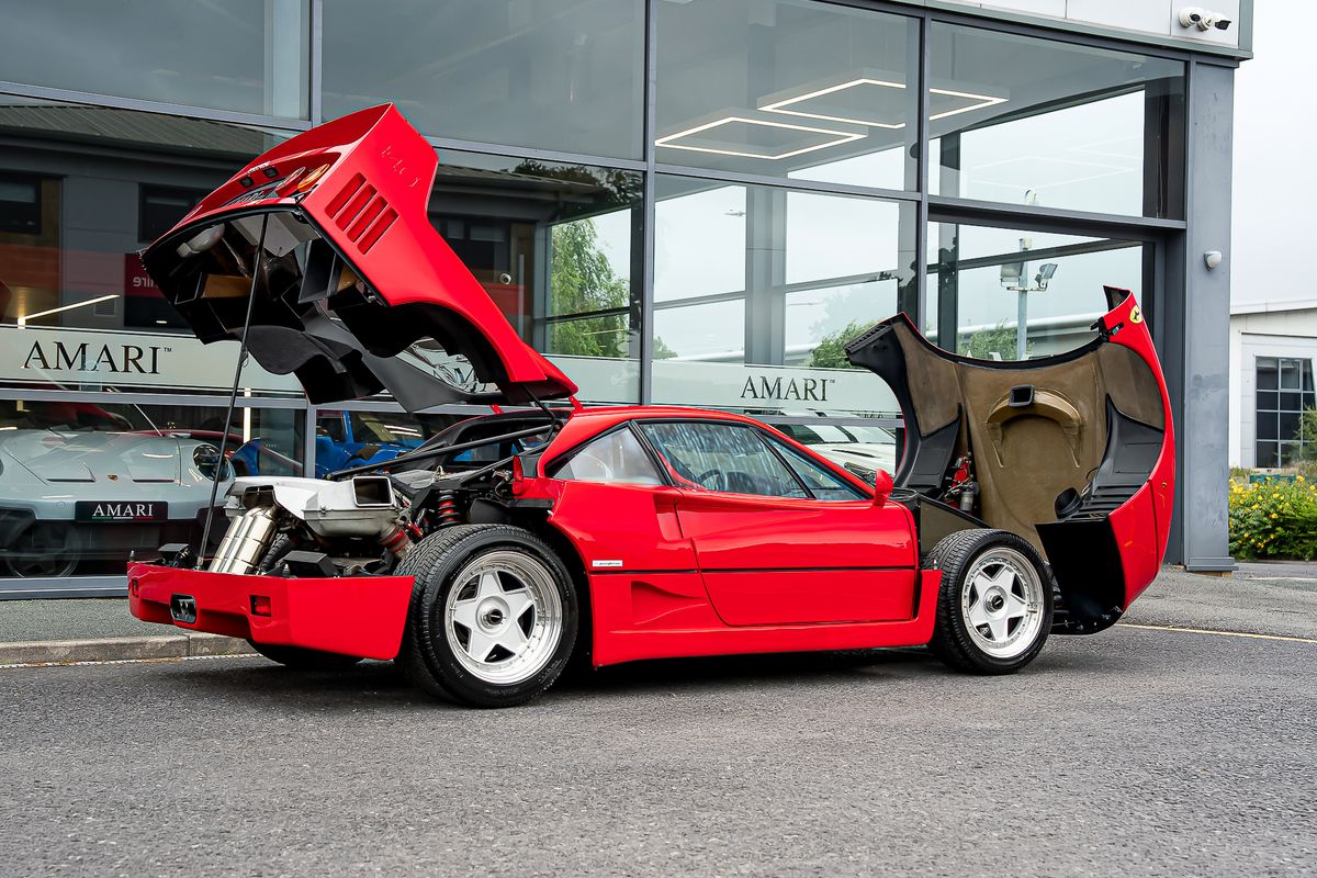 FERRARI F40