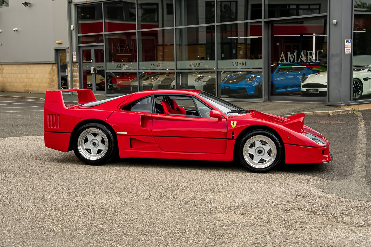 FERRARI F40