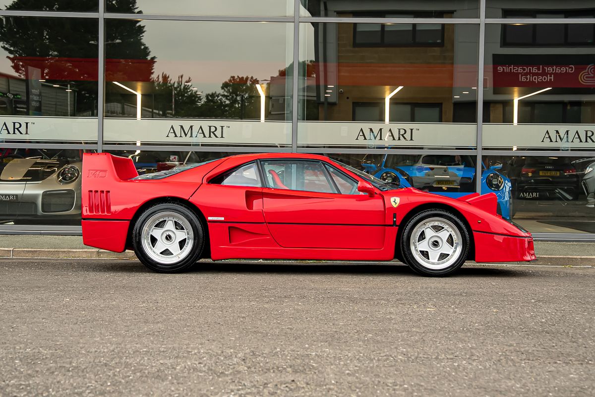 FERRARI F40