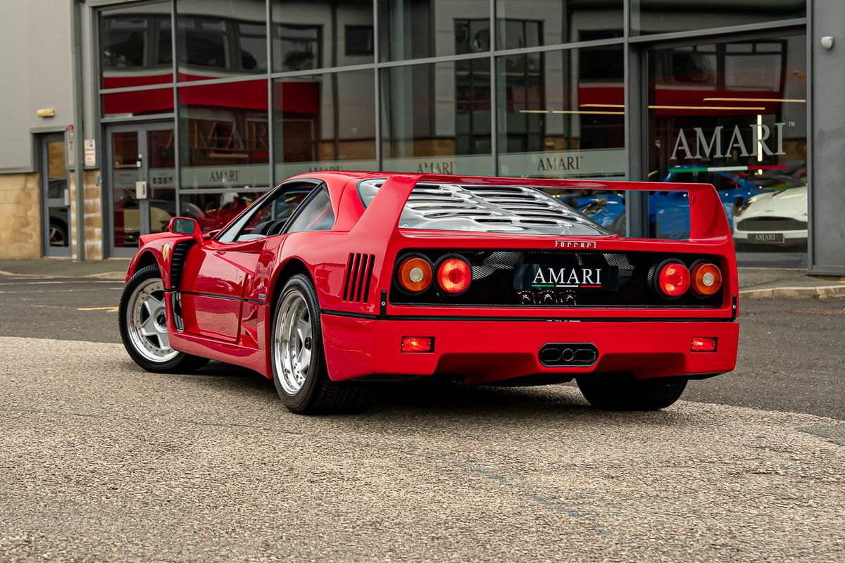 FERRARI F40