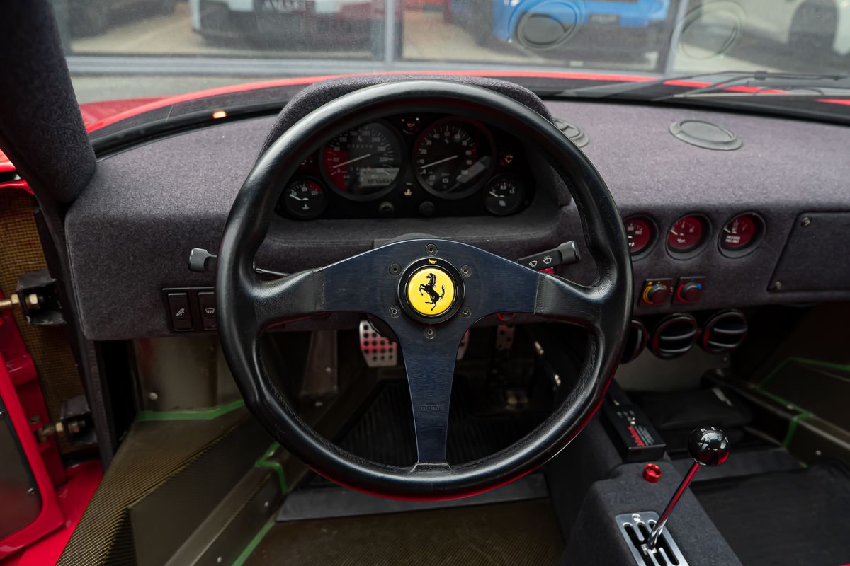 FERRARI F40