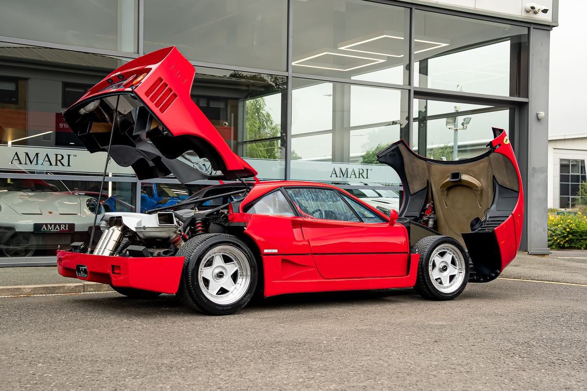 FERRARI F40