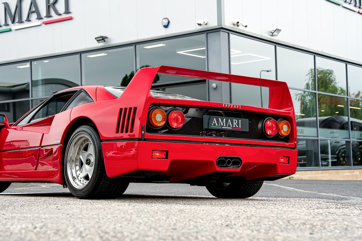 FERRARI F40