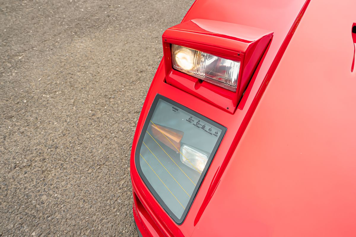 FERRARI F40