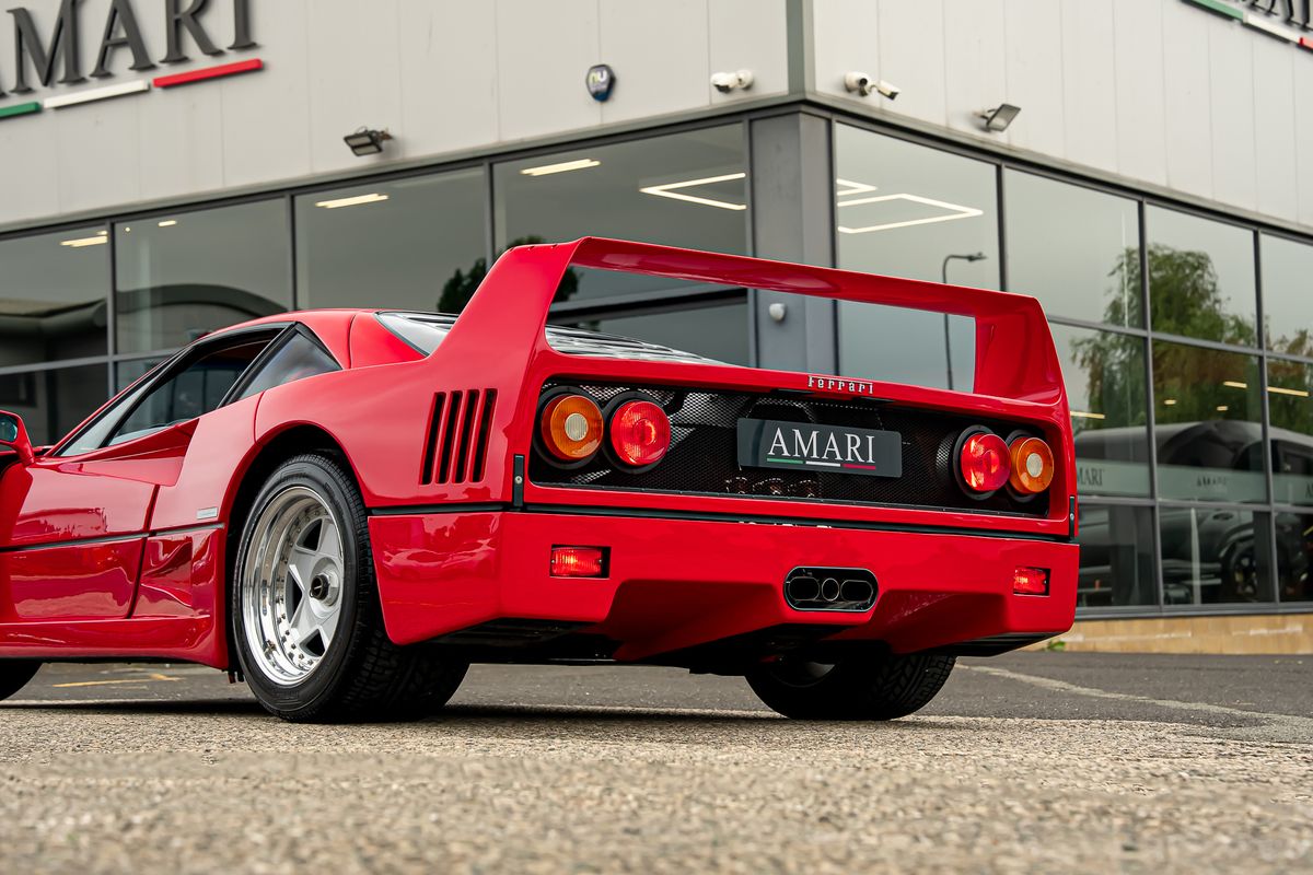 FERRARI F40