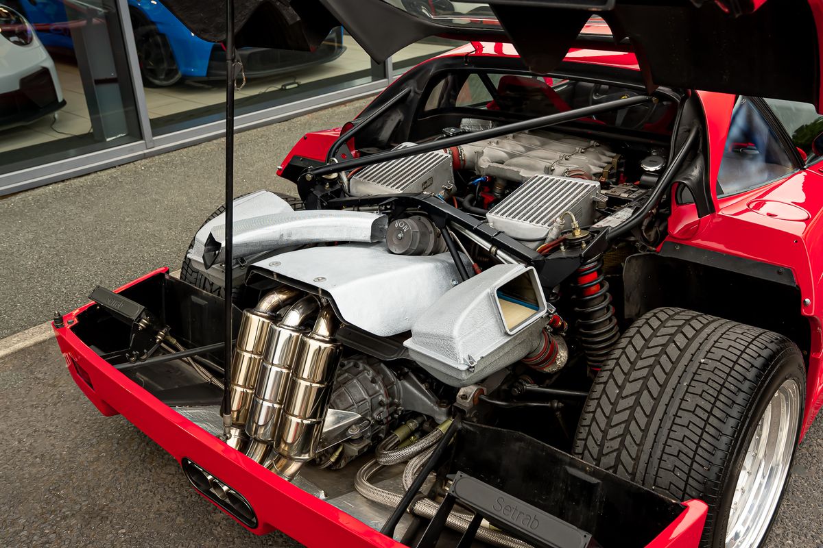 FERRARI F40