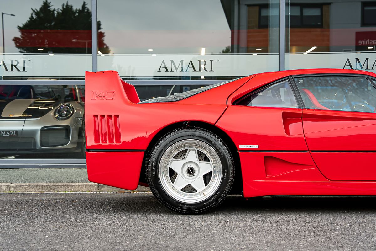 FERRARI F40