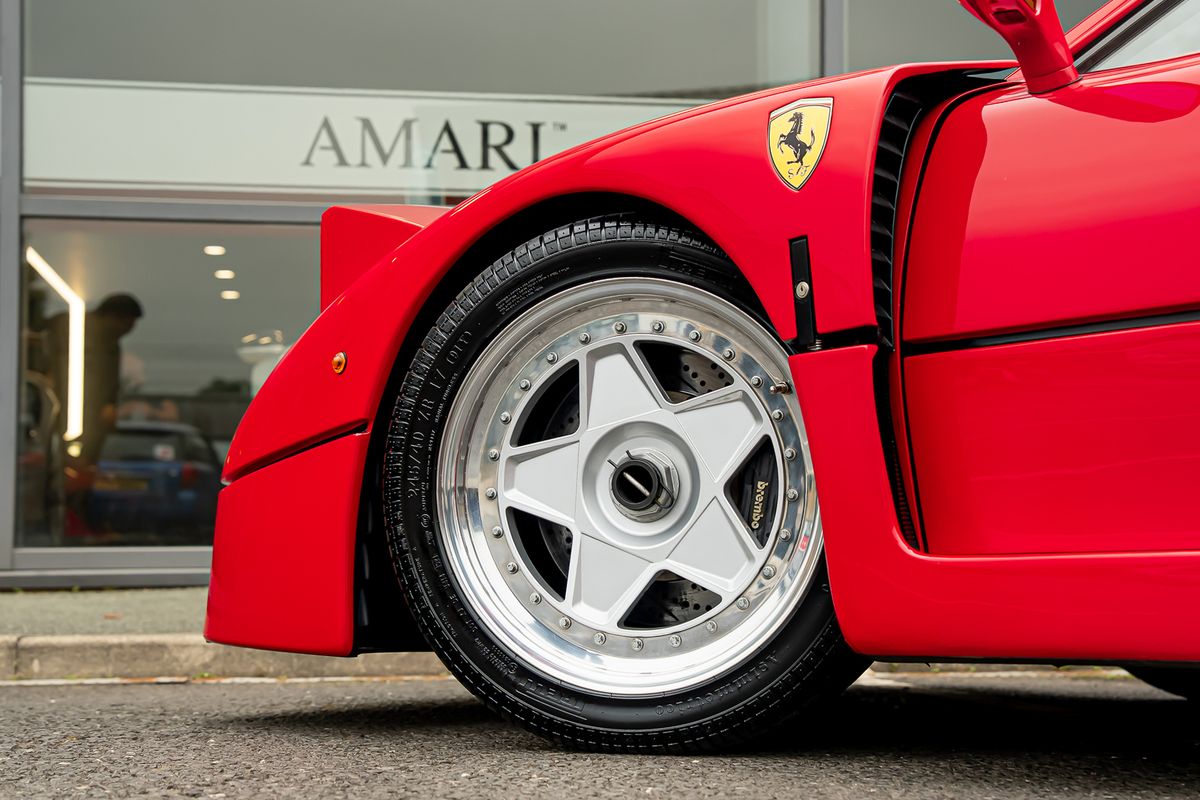 FERRARI F40