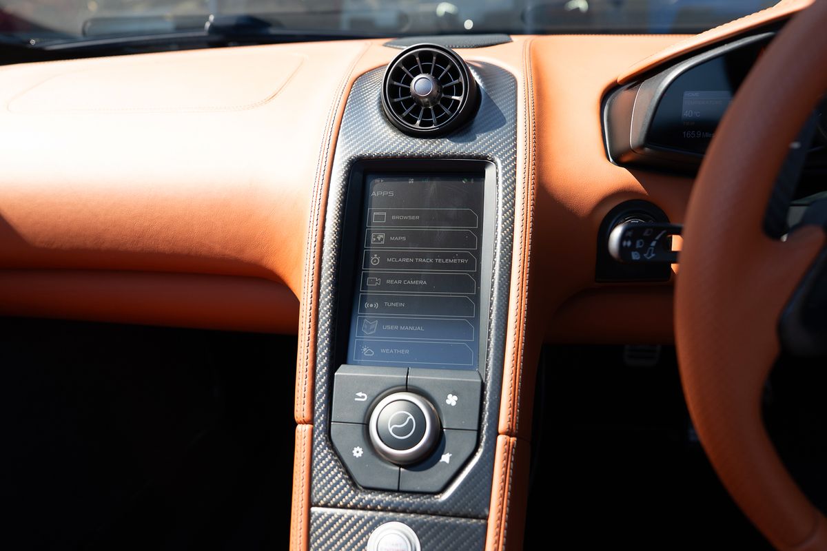 MCLAREN 675LT SPIDER V8 SSG