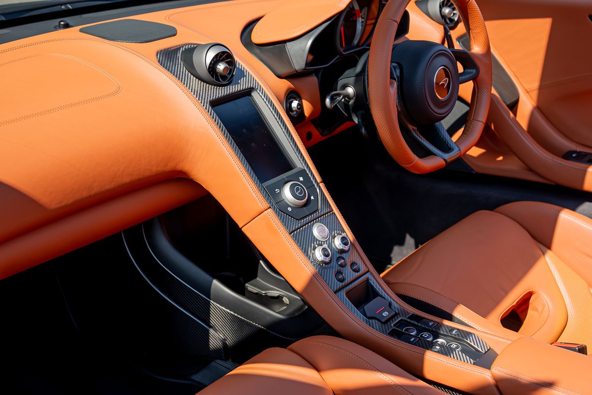 MCLAREN 675LT SPIDER V8 SSG