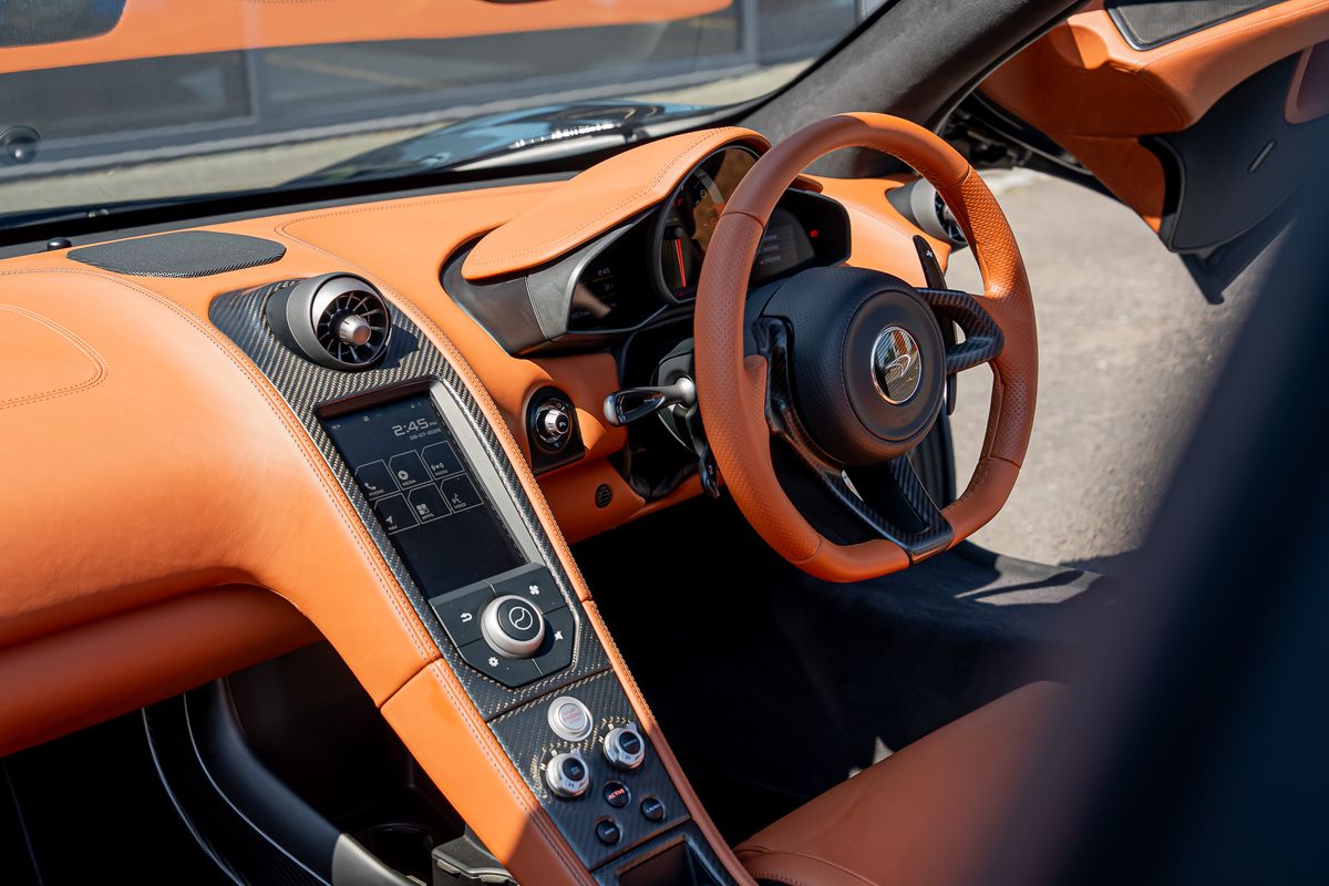 MCLAREN 675LT SPIDER V8 SSG