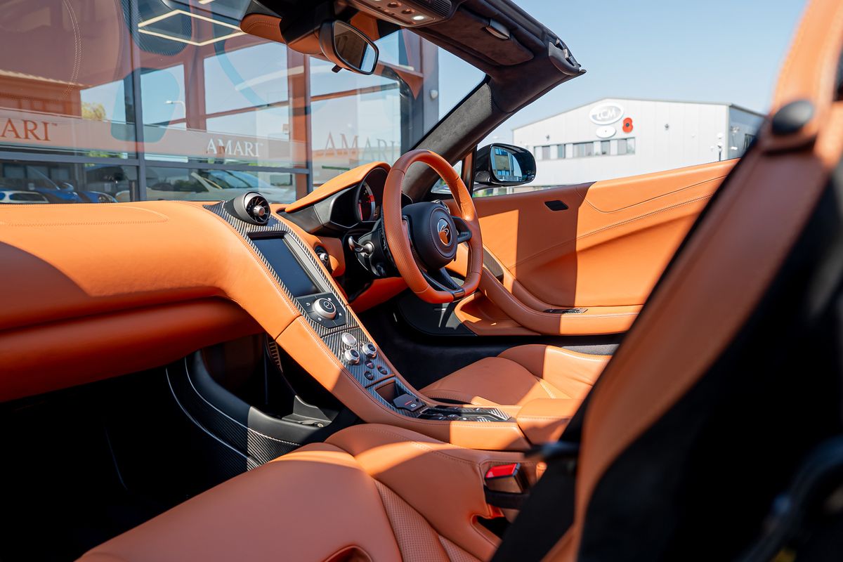 MCLAREN 675LT SPIDER V8 SSG