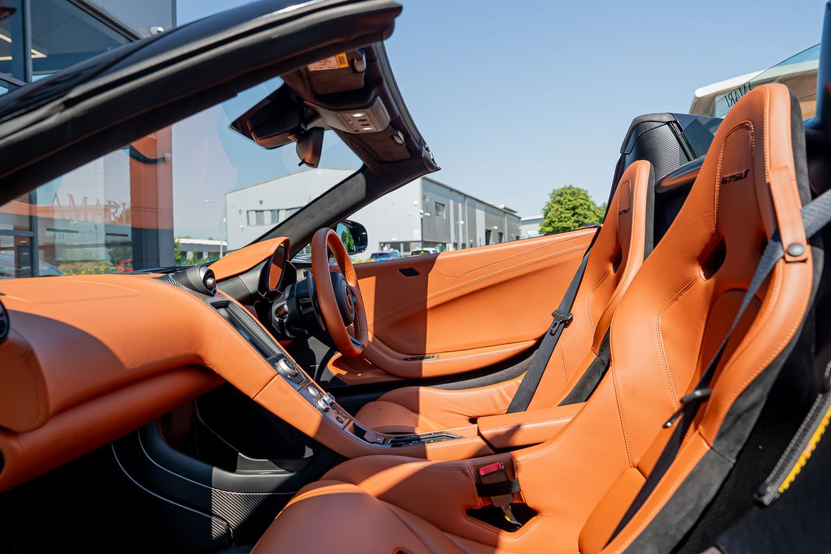 MCLAREN 675LT SPIDER V8 SSG