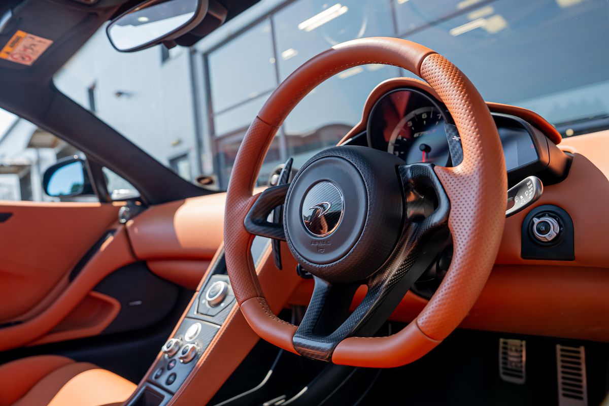 MCLAREN 675LT SPIDER V8 SSG