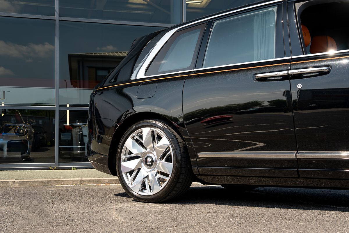 ROLLS ROYCE CULLINAN V12 V12
