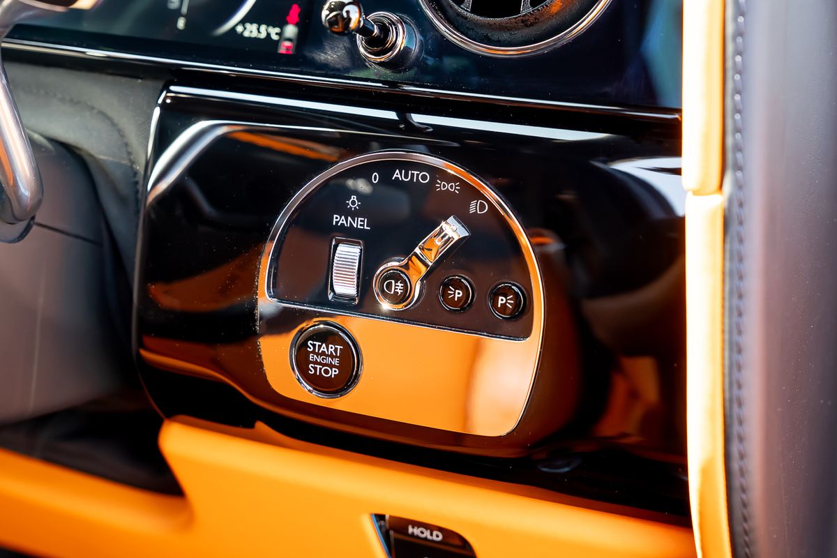 ROLLS ROYCE CULLINAN V12 V12