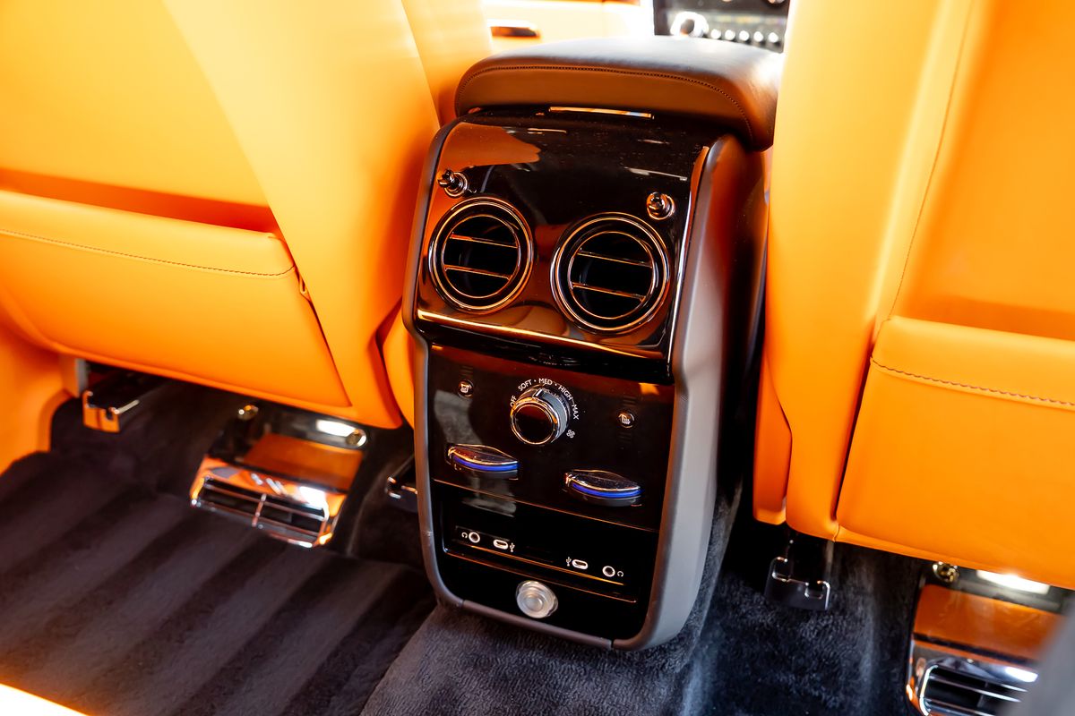 ROLLS ROYCE CULLINAN V12 V12