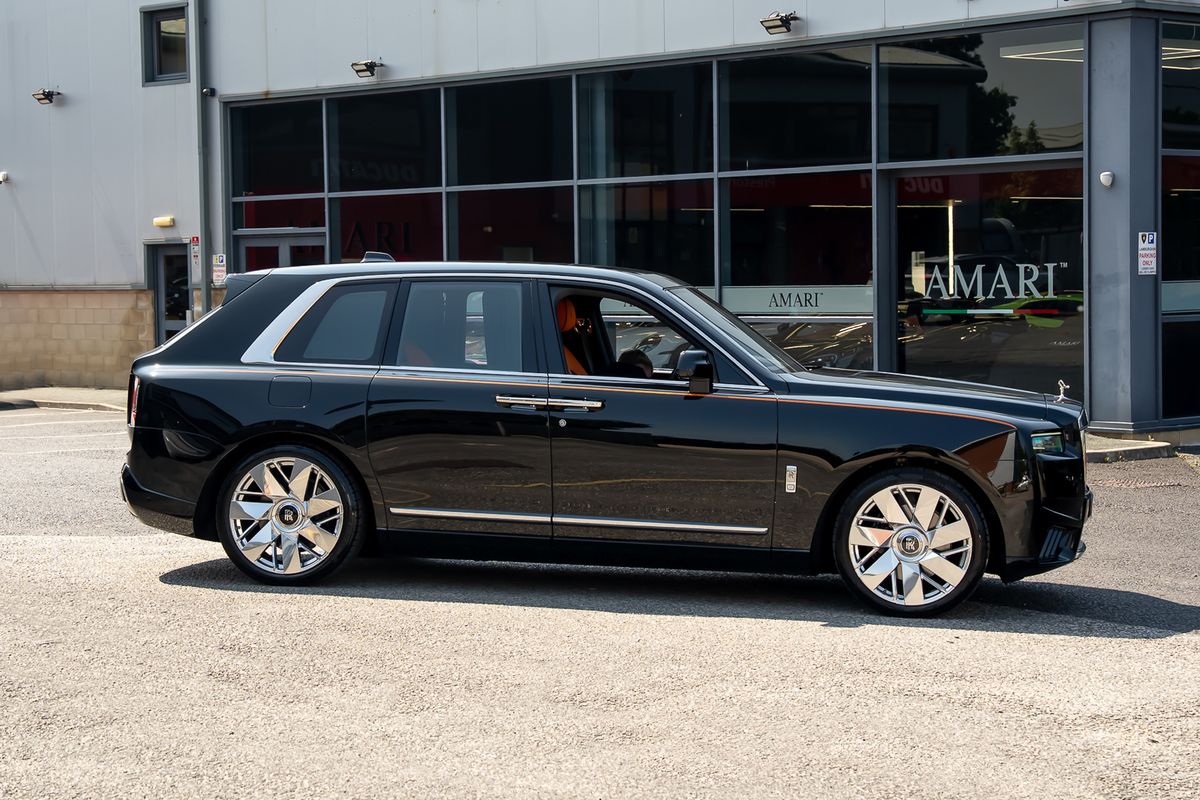 ROLLS ROYCE CULLINAN V12 V12
