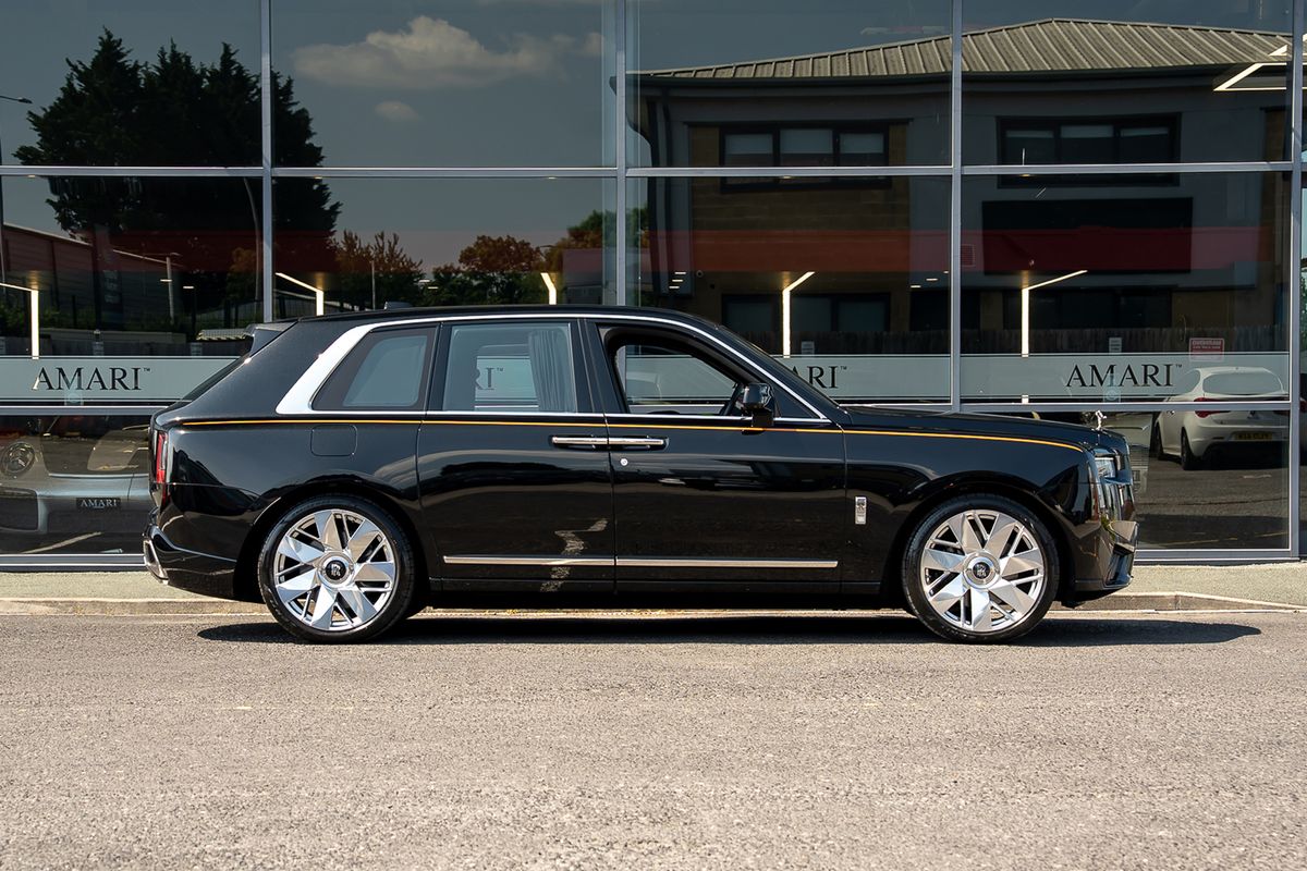 ROLLS ROYCE CULLINAN V12 V12
