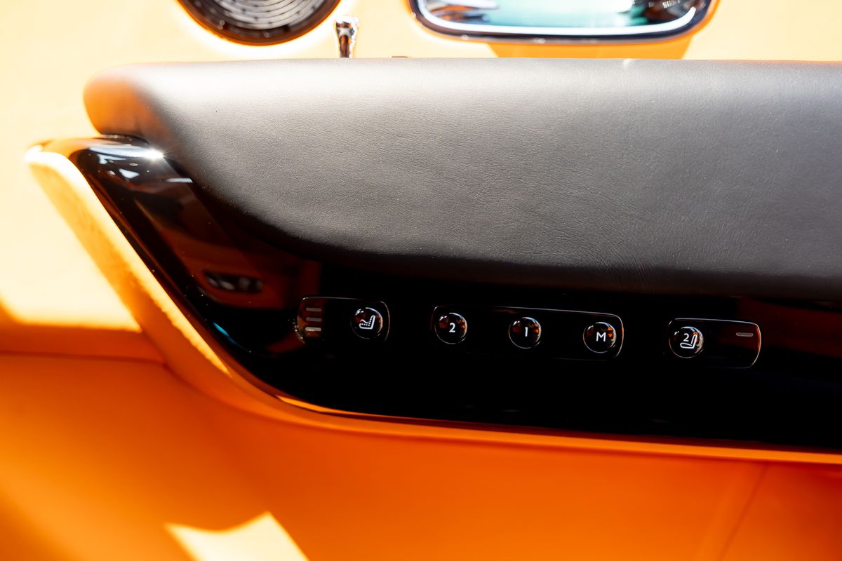 ROLLS ROYCE CULLINAN V12 V12