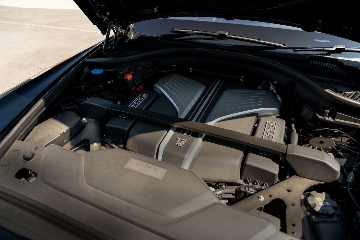 ROLLS ROYCE CULLINAN V12 V12