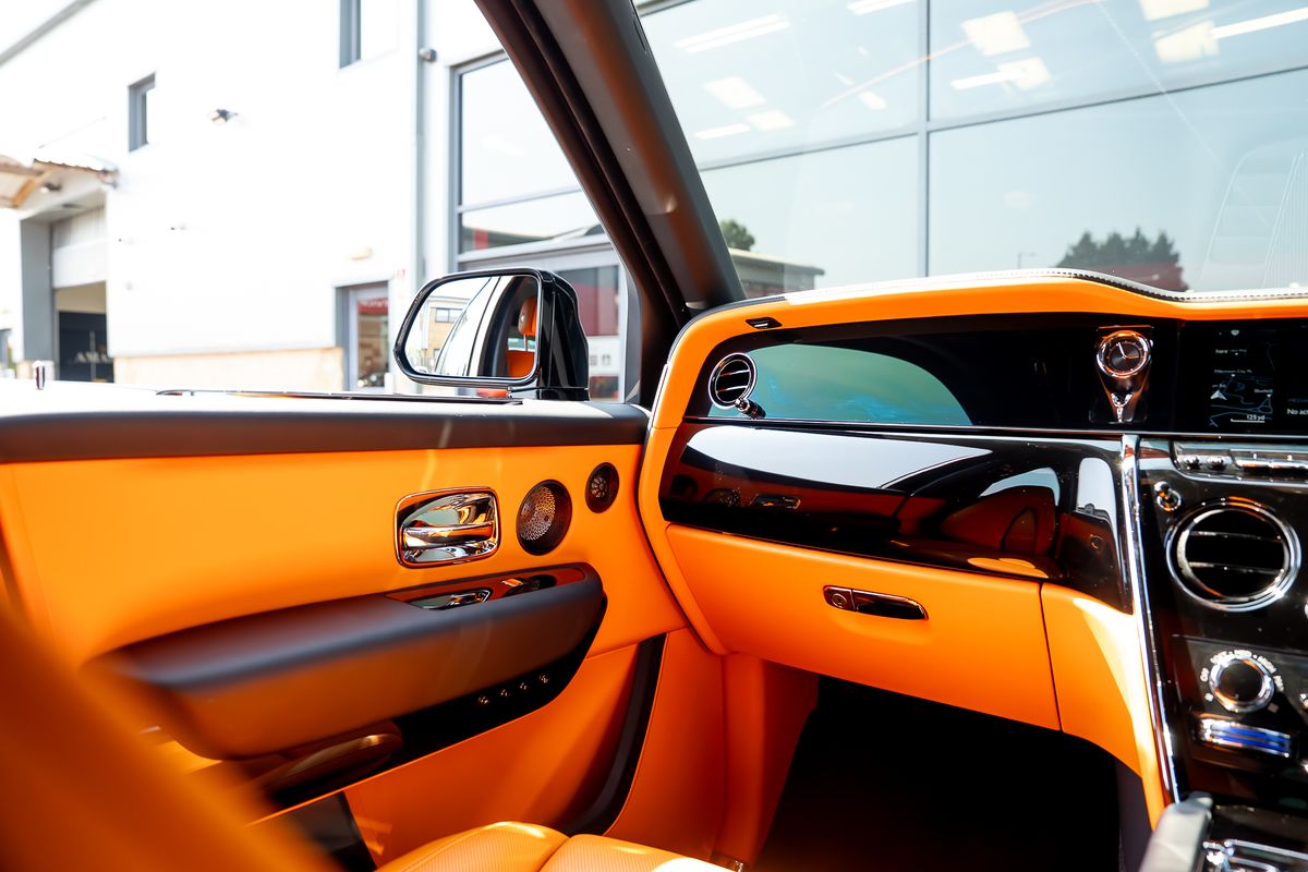 ROLLS ROYCE CULLINAN V12 V12