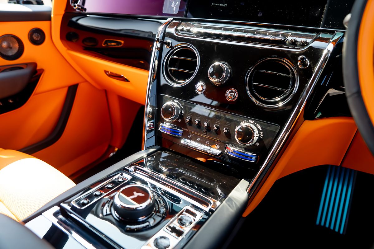 ROLLS ROYCE CULLINAN V12 V12