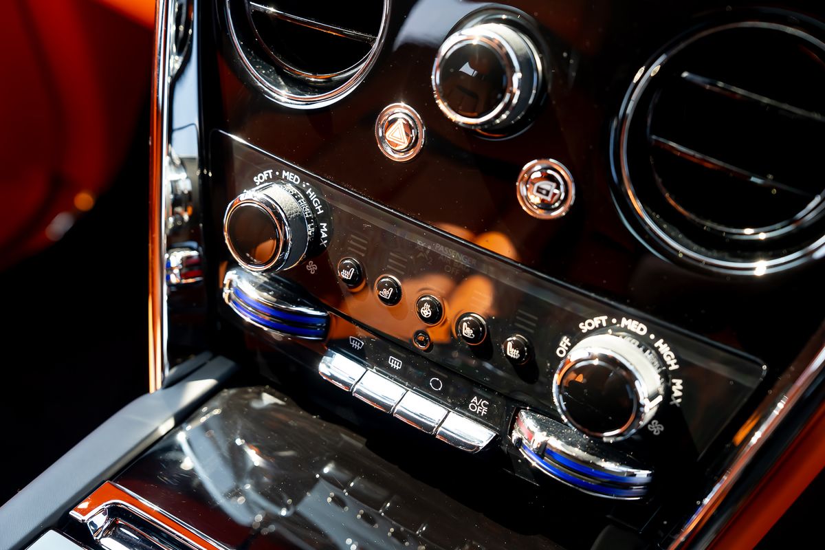 ROLLS ROYCE CULLINAN V12 V12