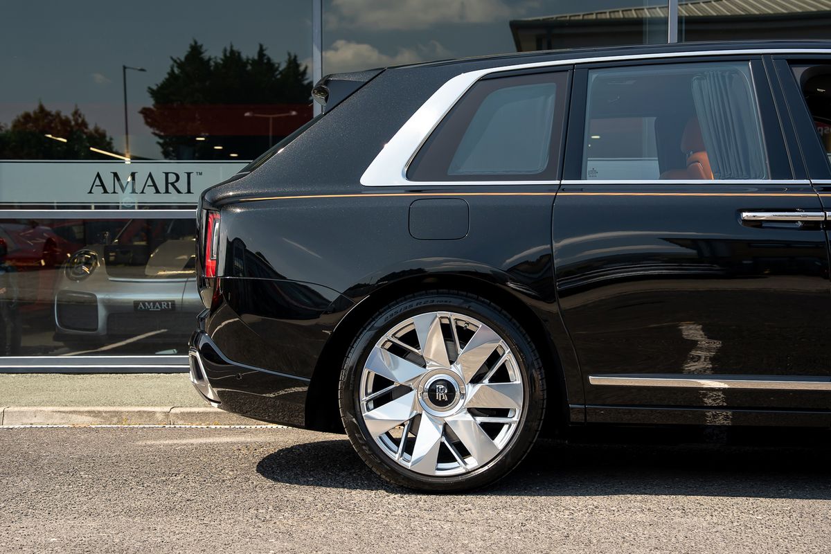ROLLS ROYCE CULLINAN V12 V12